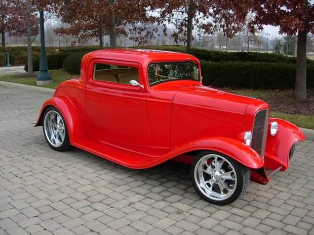 Легендарный Ford Deuce Coupe и несколько хотродов на их базе