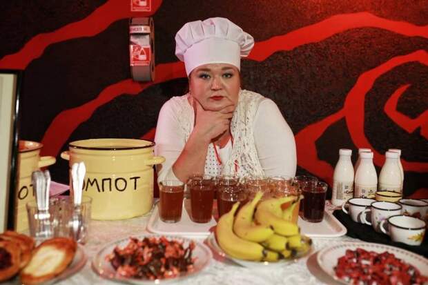 Уточки, повариха с пирожками и золотые горшки. Как прошла вечеринка «российских хакеров» в Петербурге