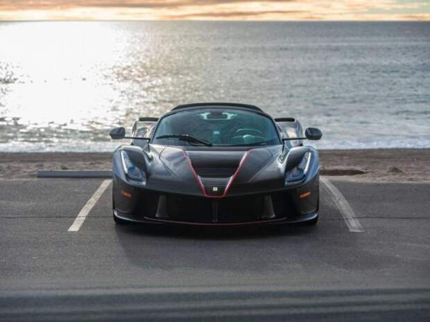 Подержанный суперкар LaFerrari Aperta выставили на продажу