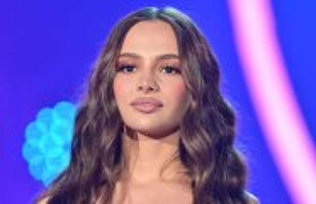 Шоу-бизнес: Рассорилась с Долиной, любовничала с Кридом, помолвлена с армянином: Как дочка алкаша Валя Карнавал перекроила себя ради денег