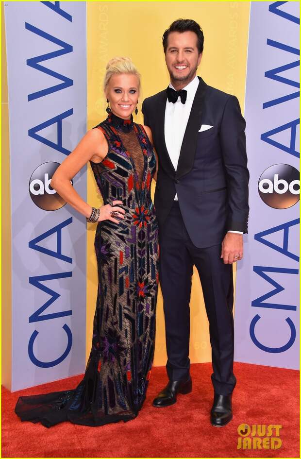 luke-bryan-cma-awards-2016-03