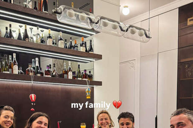 Актриса Лиза Моряк с мужем и семьей отметила день рождения отца