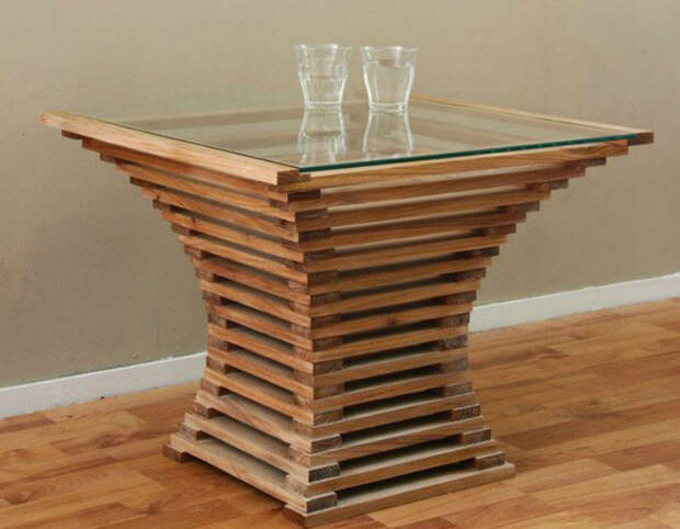 Оригинальный кофейный столик.