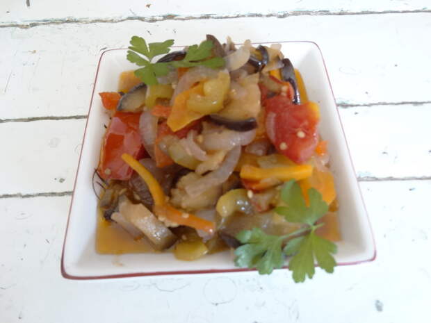 Салат «10 овощей» - рецепт самого вкусного салата из тех, что я закрываю на зиму