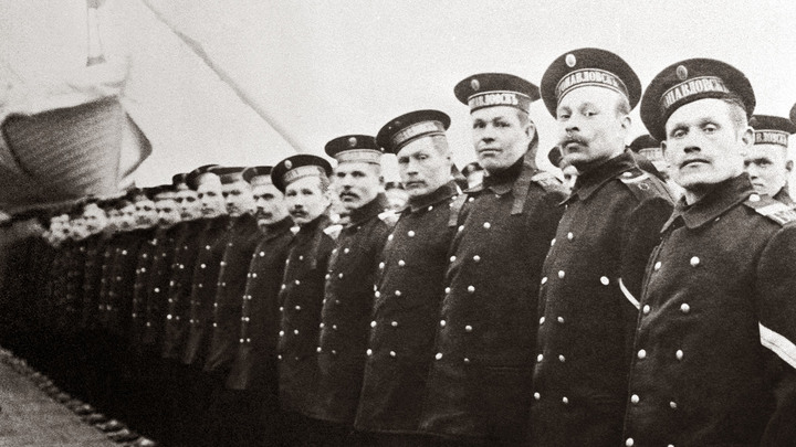 Ледовый поход: как русский дворянин спас от англичан и немцев 236 кораблей Ледовый поход: как русский дворянин спас от англичан и немцев 236 кораблей