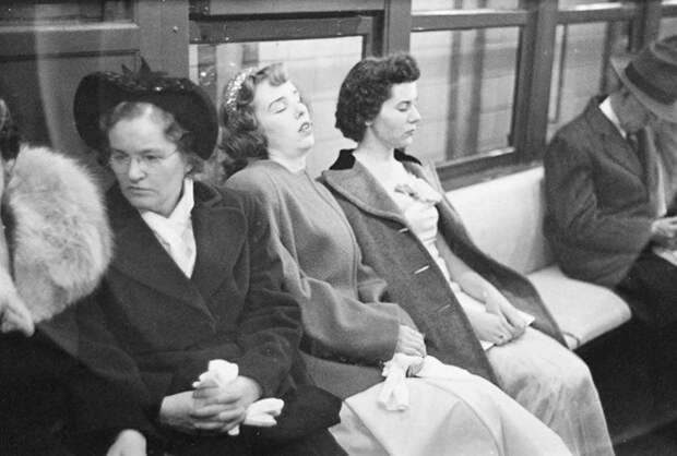 Женщины в метро, 1946 life, Стэнли Кубрик, звезды, знаменитости, режиссеры, фотограф, фотографии, юность гения