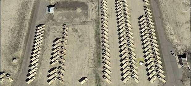 Армейские склады бронетехники в пустыне Калифорнии