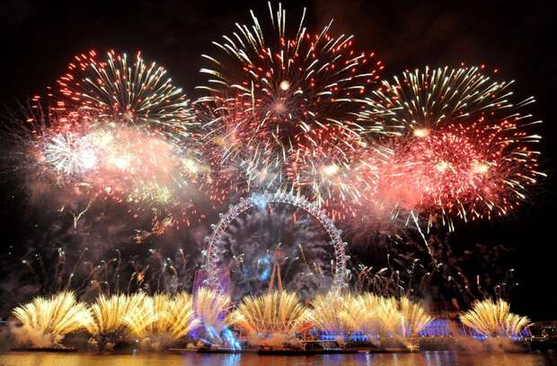 Фото достопримечательностей других стран Европы: Новогодний фейерверк в Лондоне