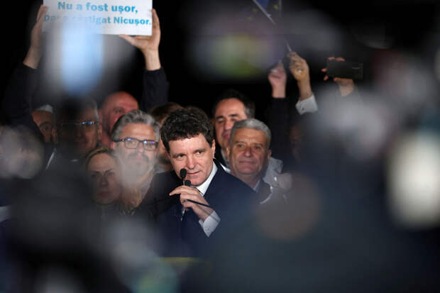 Президент Румынии Дан отклонил идею референдума об объединении с Молдавией