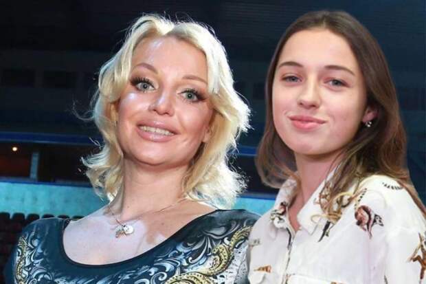 Анастасия Волочкова поздравила дочь с 15-летием