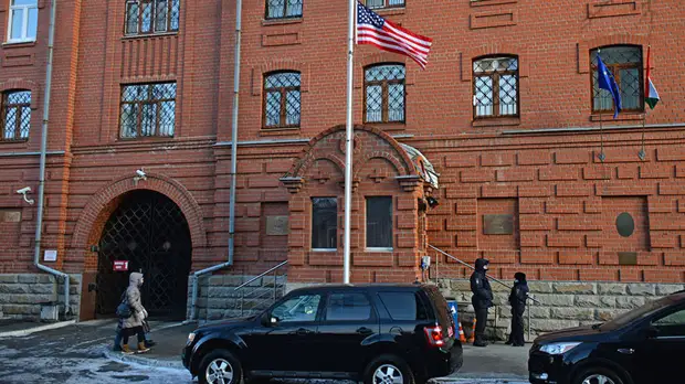 Дипломатическая «оптимизация»: США закрывают последние два генконсульства в России
