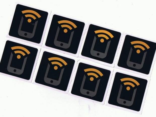 Восемь NFC меток от Tagstand.