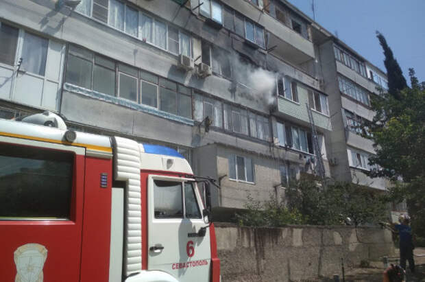 Мужчина пострадал во время пожара в Севастополе
