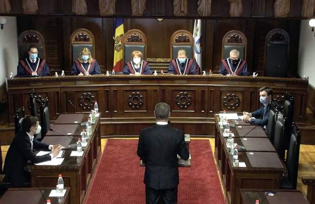 Нападки на русский язык аукнется новому президенту Молдовы
