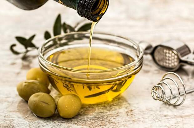 olive-oil-968657_1280-1024x682 Оливковое масло: эффективное оружие в борьбе с варикозом