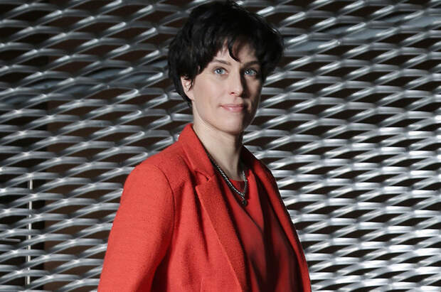 Арина Холина о стратегии «манипуляции мужиком»