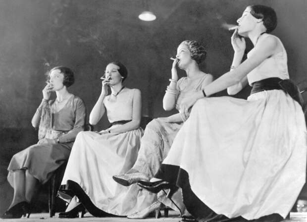16. Конкурс на самый элегантный стиль курения в Париже, 1932 год архив, исторические фото, фото, фото из прошлого