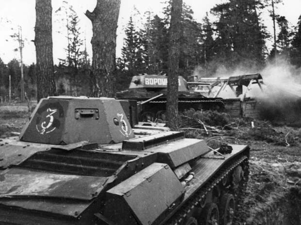 Т-60 из состава 3-й гвардейской танковой бригады. Типичная машина поздних выпусков имеет восьмигранный башенный люк и люк механика-водителя с угловатым воздухопритоком. При этом ее корпус и башня созданы не на заводе «Красный Открябрь» или заводе №180 - Танк со сталинградских окраин | Военно-исторический портал Warspot.ru
