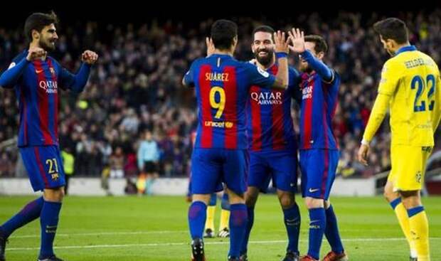 Игроки Барселоны празднуют один из мячей, La Liga 