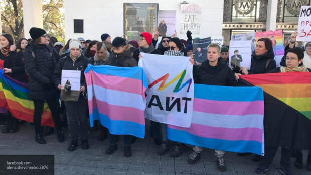 Двое пострадали во время попытки провести в Киеве марш в поддержку трансгендеров