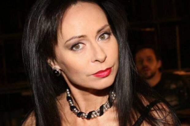 Певица Марина Хлебникова получила 50% ожогов тела и находится в коме