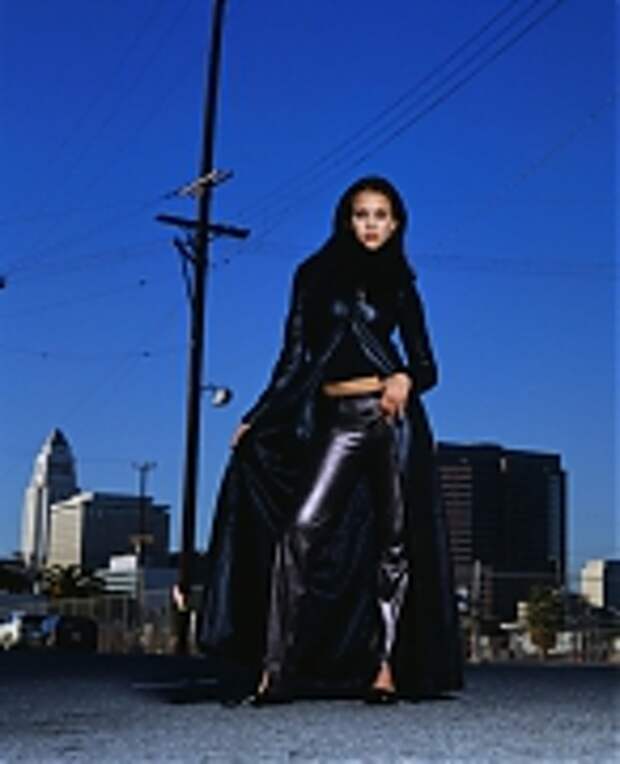 Джессика Альба (Jessica Alba) в фотосессии Дага С. Ордуэя (Doug S. Ordway) для журнала Emmy (2000)