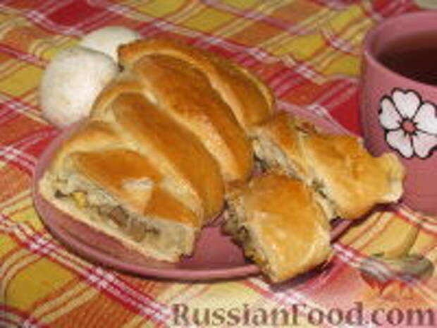 Фото к рецепту: Пирог с грибами и яйцом