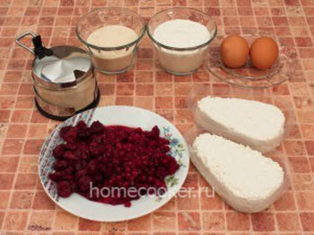 Ingredienty dlya tvorozhnoj zapekanki 300x225 Творожная запеканка с ягодами