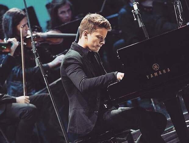 Младший сын певицы Валерии пострадал в ДТП под Петербургом