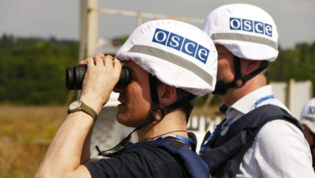 Представители инспекции ОБСЕ в Донбассе. Архивное фото