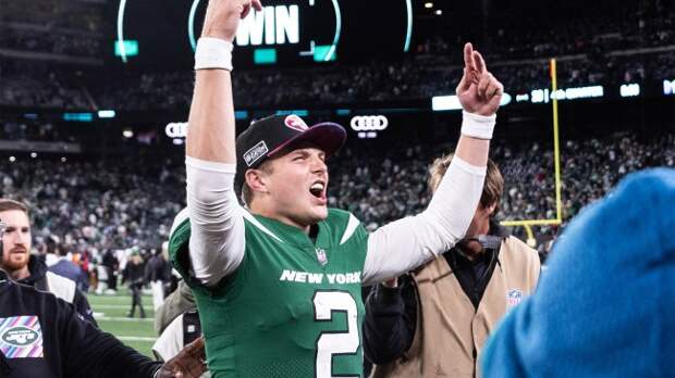 Zach Wilson celebrates win over the Philadelphia Eagles