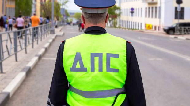Неисполнение требования автоинспектора остановиться обойдется водителям в 12 раз дороже