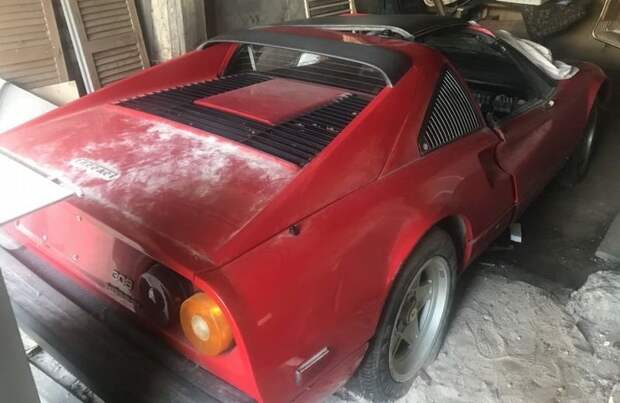 Купил дом вслепую, а в гараже оказался Ferrari 1984 года выпуска Ferrari 308, darn find, ferrari, авто, находка, спорткар, суперкар