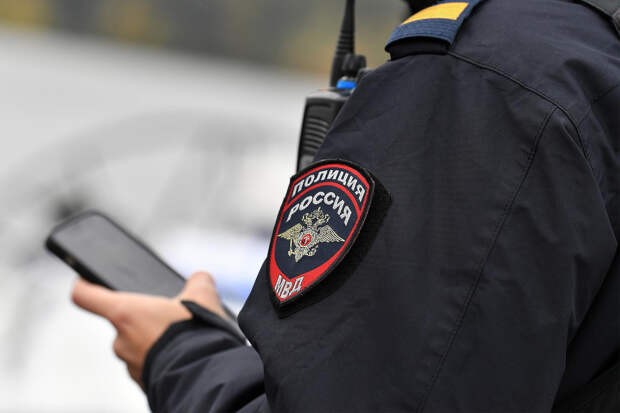 Подростки сожгли сумку с 88 тысячами долларов в центре Москвы