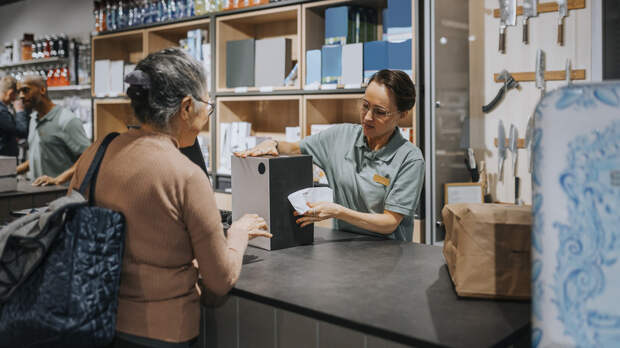 Юрист Хаминский рассказал о порядке возврата и обмена подаренной техники