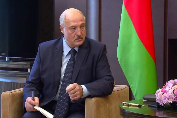 Лукашенко подписал декрет о защите конституционного строя Белоруссии