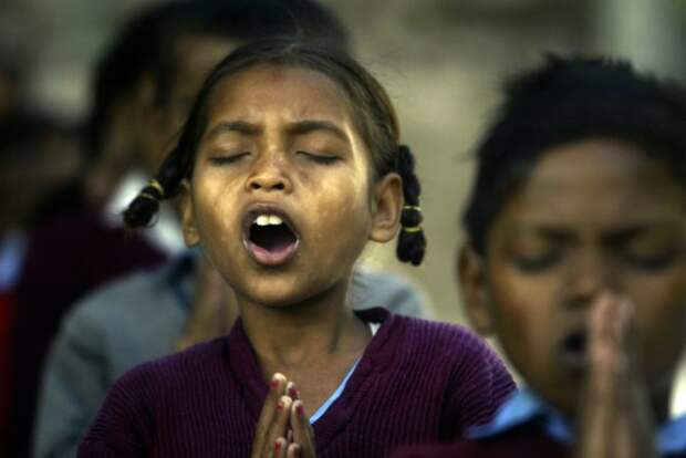 Молитва в индийской школе для малоимущих Дети Мира, подборка, подборка фото, фото