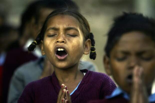 Молитва в индийской школе для малоимущих Дети Мира, подборка, подборка фото, фото