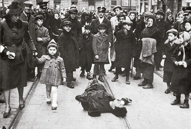 В еврейском гетто в Варшаве, 1940 год