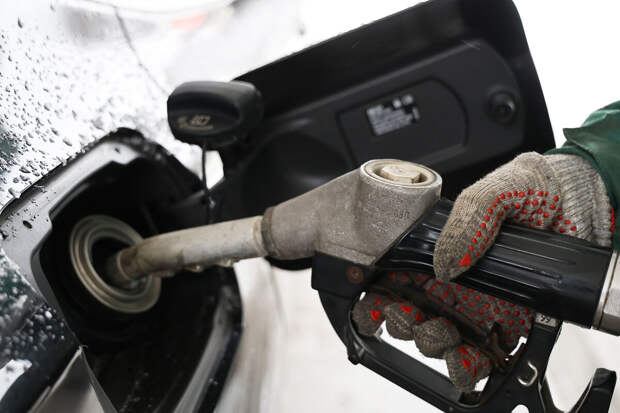 Власти России обсуждают возврат к запрету экспорта бензина на фоне роста цен