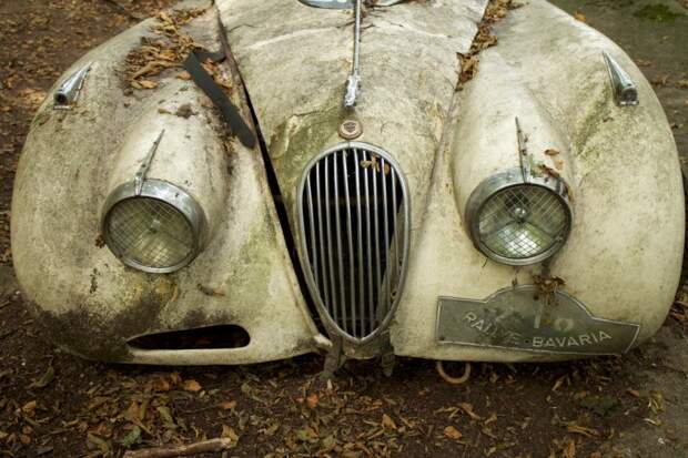 Jaguar XK120 1950 года. кладбище автомобилей, коллекция, старые автомобили