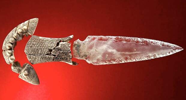 Хрустальный кинжал, которому не менее 5000 лет Оружие, Раскопки, Длиннопост