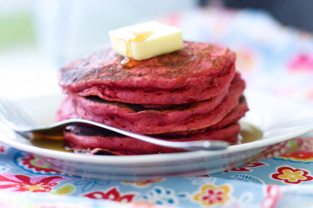 Свекольные оладьи. \ Фото: harchi.info. Свекольные оладьи. \ Фото: harchi.info.