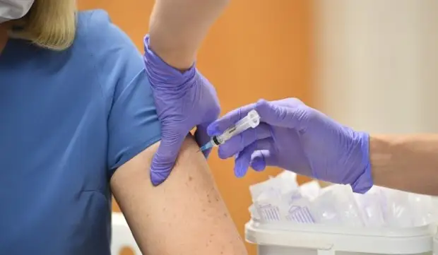 В 2022 году более 1,18 млн человек в России вакцинировались от клещевого энцефалита