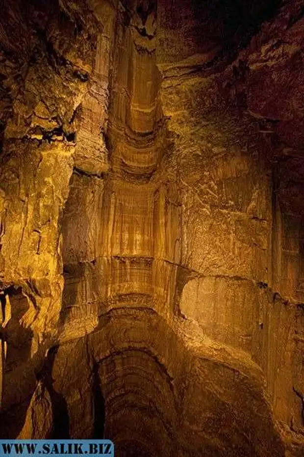 вертикальная пещера