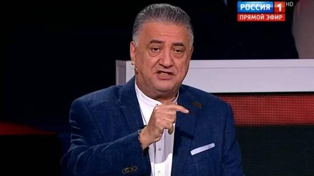Поляки кое-что знают: Багдасаров назвал истинную причину строительства стены на польской границе