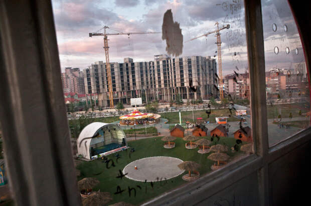 Одна из строительных площадок в Улан-Баторе – новые дома для семей, имеющих низкий доход.