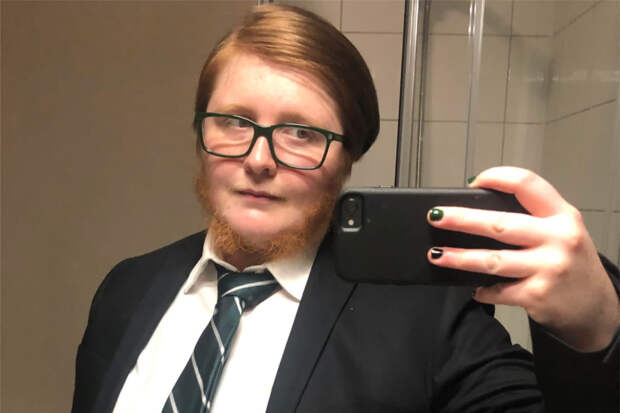 Бородатая женщина призналась в любви к своей бороде