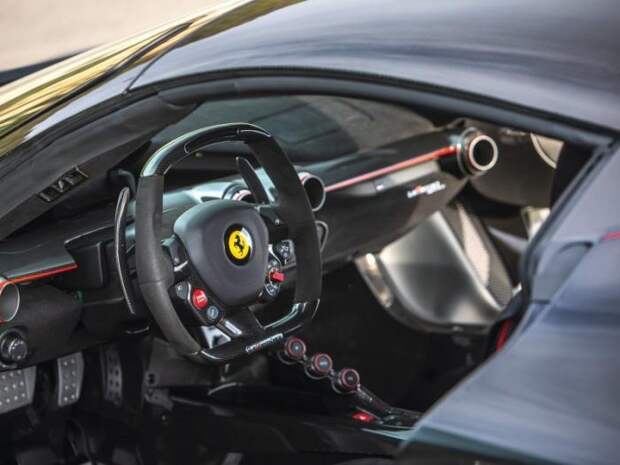 Подержанный суперкар LaFerrari Aperta выставили на продажу
