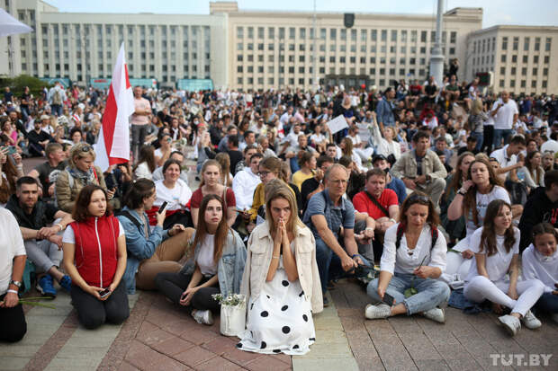 Запад вводит санкции в отношении Белоруссии, потому что знает: образованная часть общества их поддержит....
